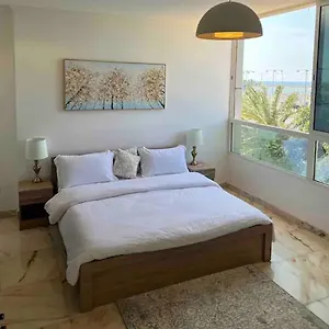 Luxurious Partial Sea View شقة