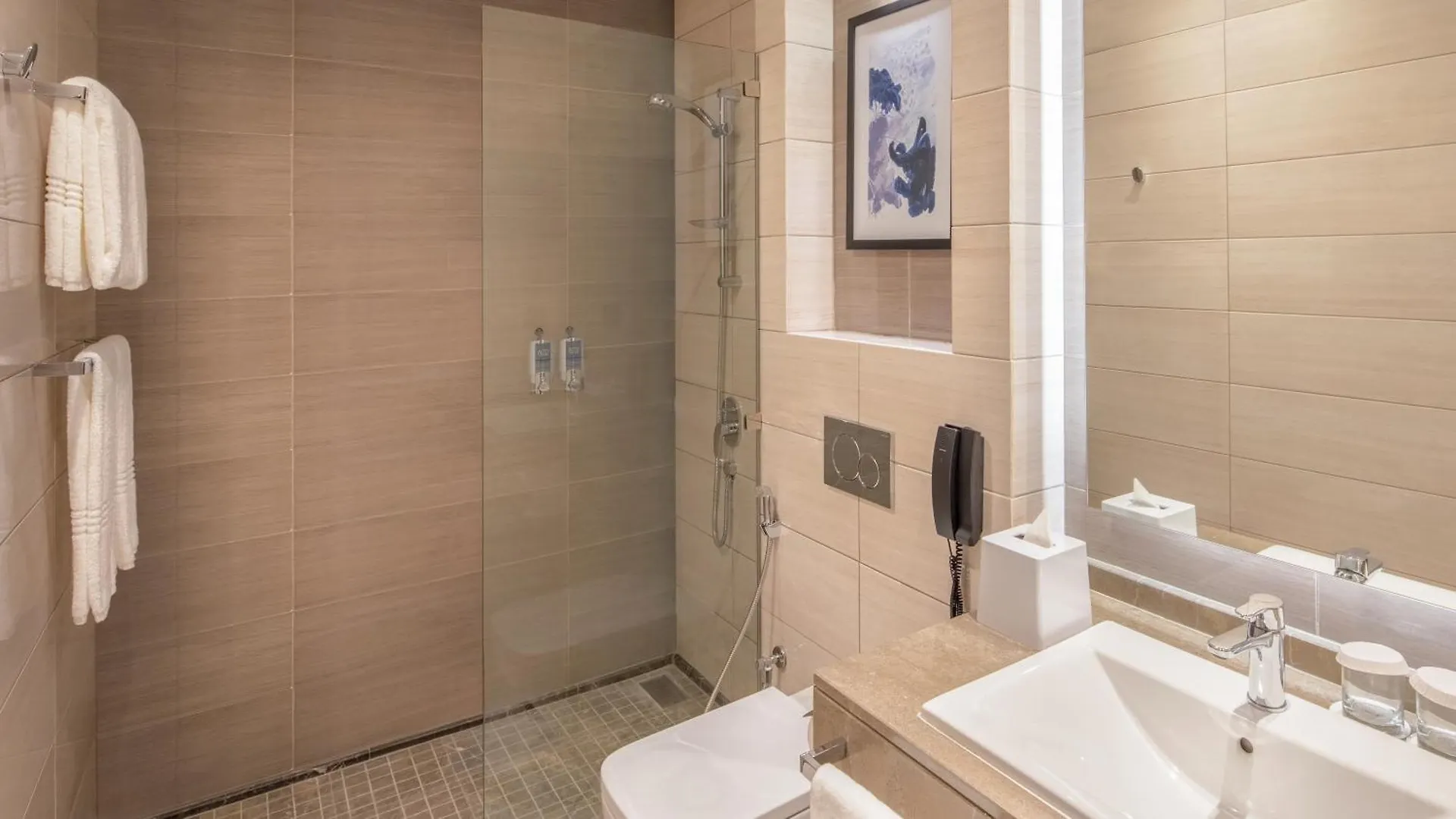 Four Points By Sheraton Jeddah Corniche 4*,