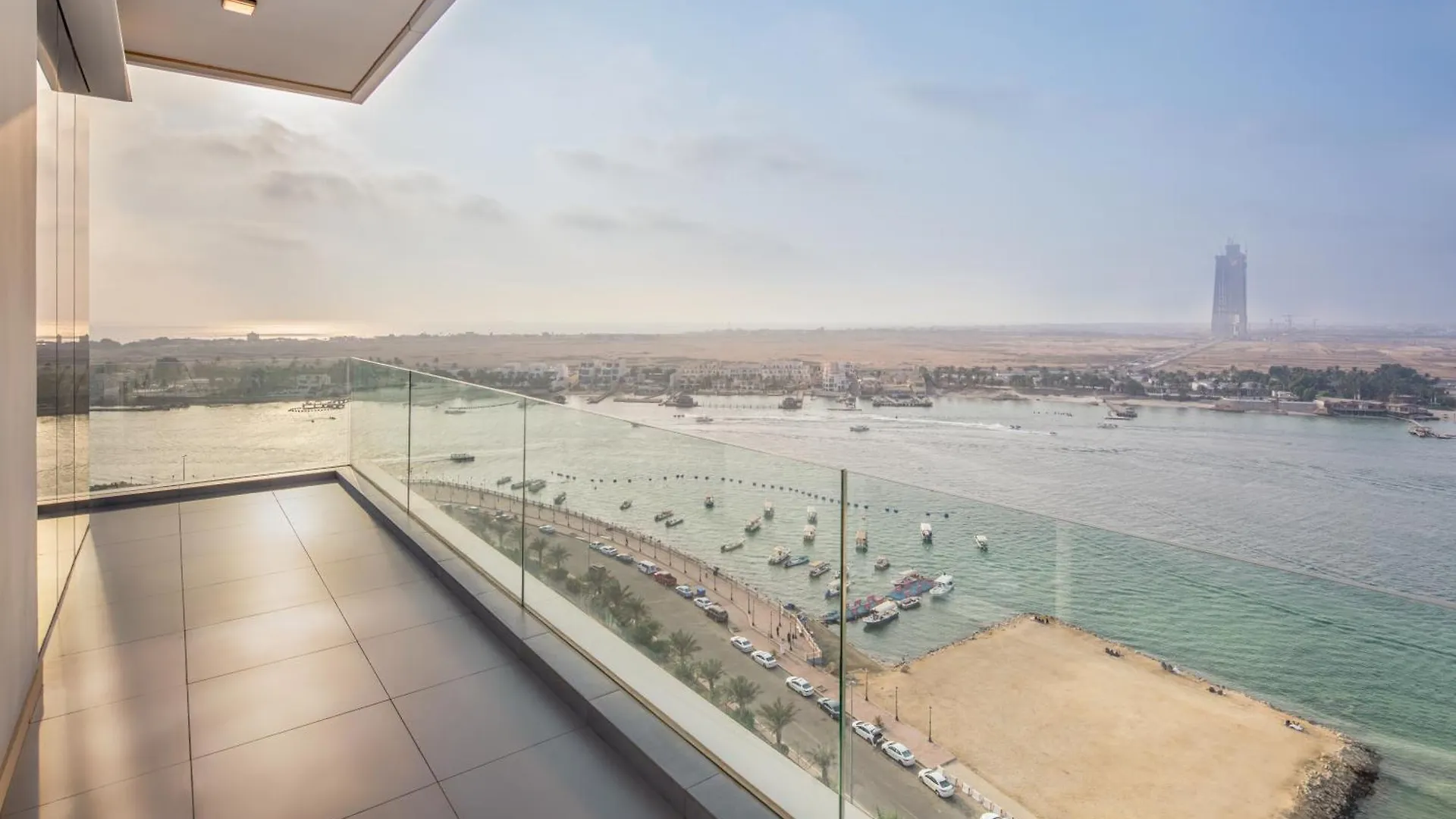 Four Points By Sheraton Jeddah Corniche Hotel
